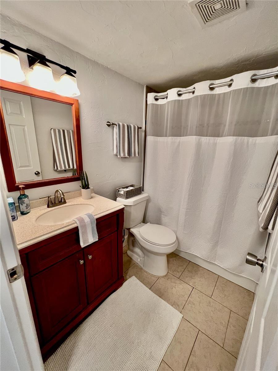 Image 18 of 21 For 5613 Summer Side Lane 47a