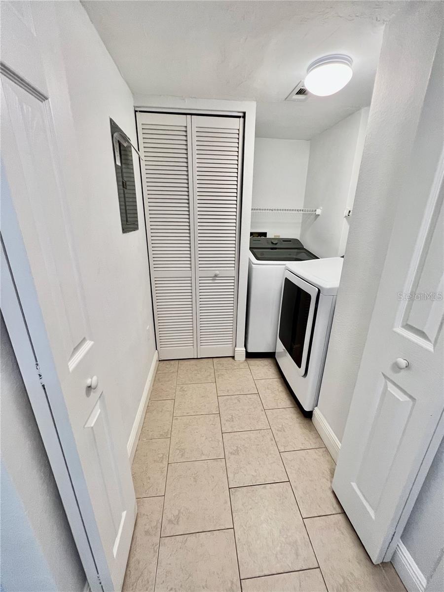 Image 20 of 21 For 5613 Summer Side Lane 47a