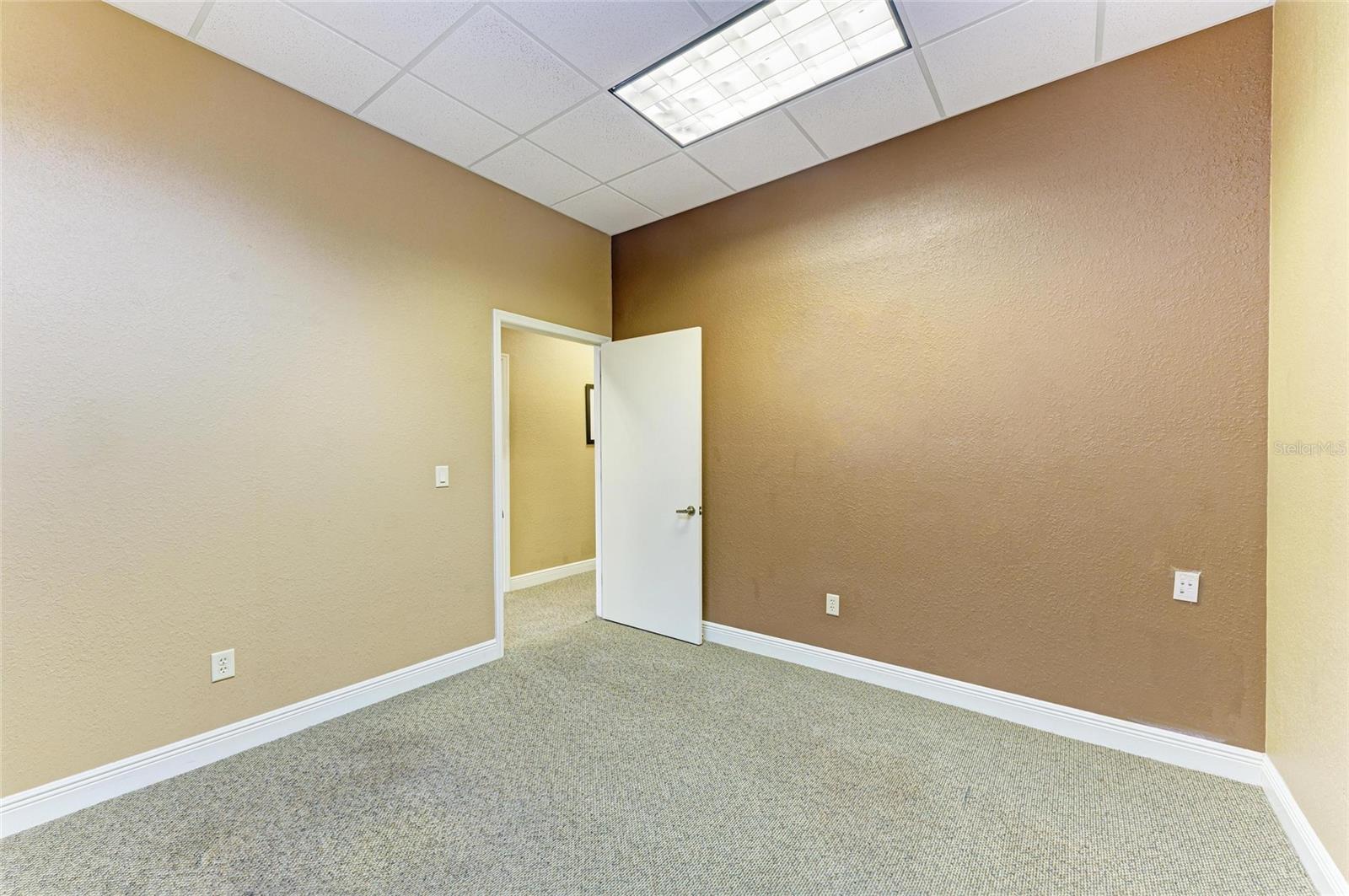 Image 19 of 36 For 13191 Starkey Road 11