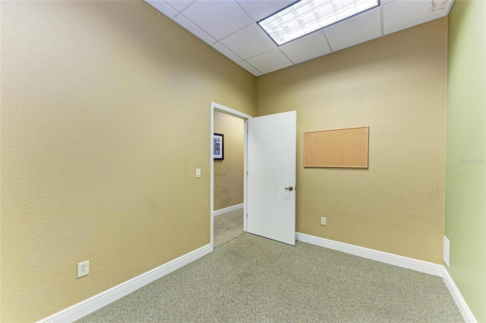 Image 25 of 36 For 13191 Starkey Road 11
