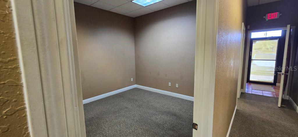 Listing photo id 2 for 13191 Starkey Road 11