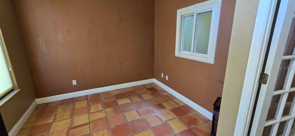 Listing photo id 3 for 13191 Starkey Road 11
