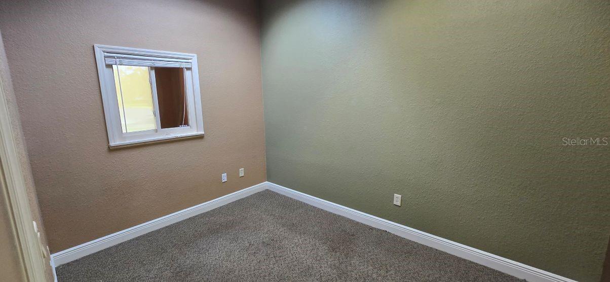 Listing photo id 7 for 13191 Starkey Road 11