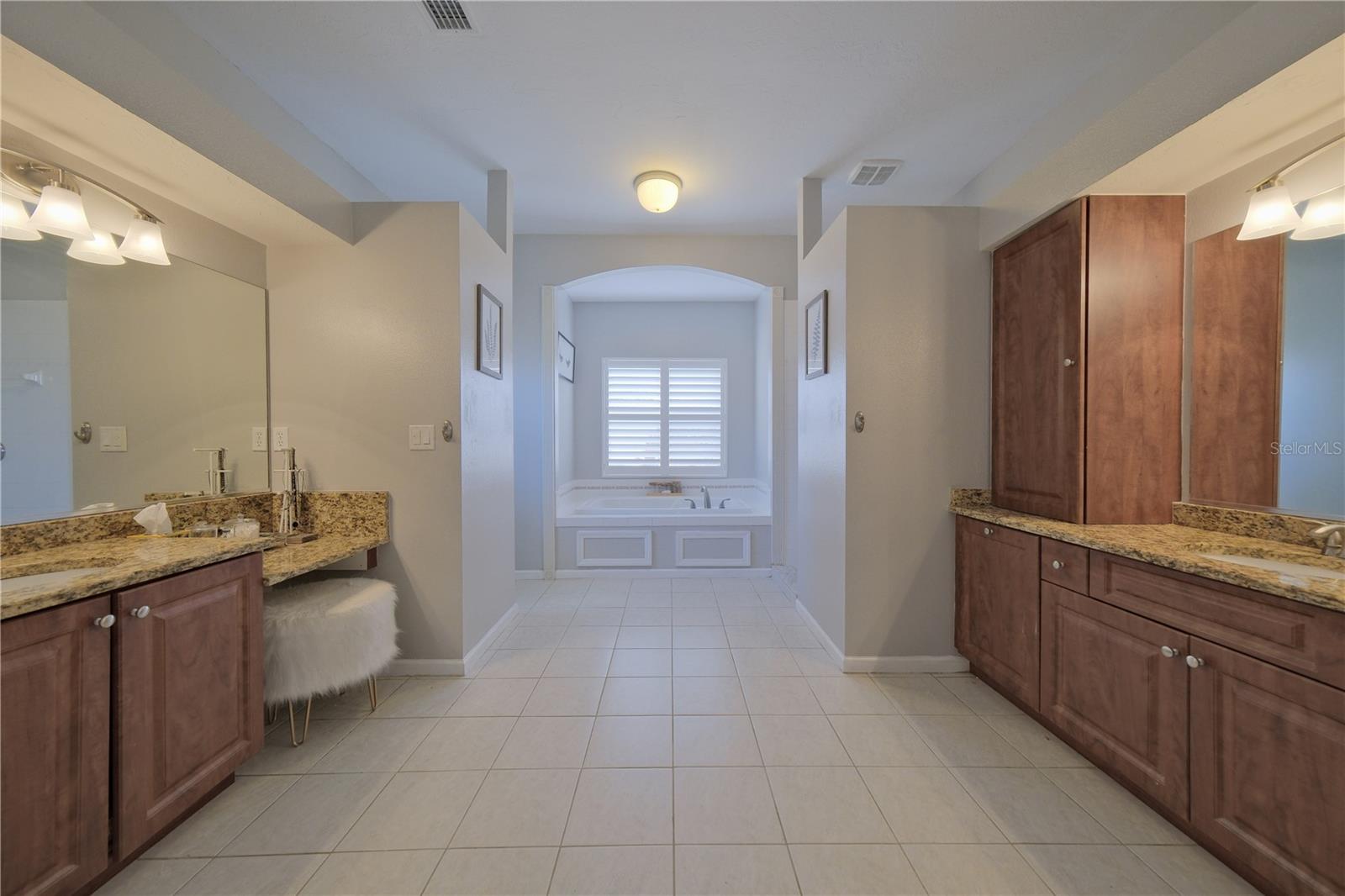 Image 33 of 57 For 594 Pine Ranch East Road