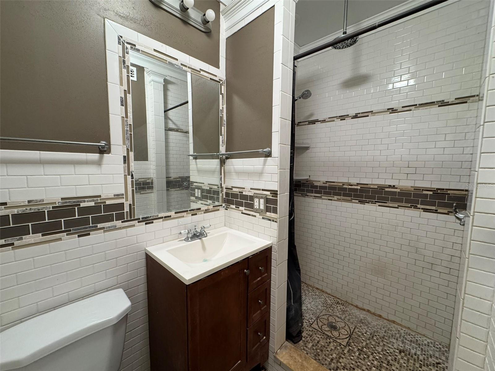 Image 16 of 56 For 1061 Rushmore Drive