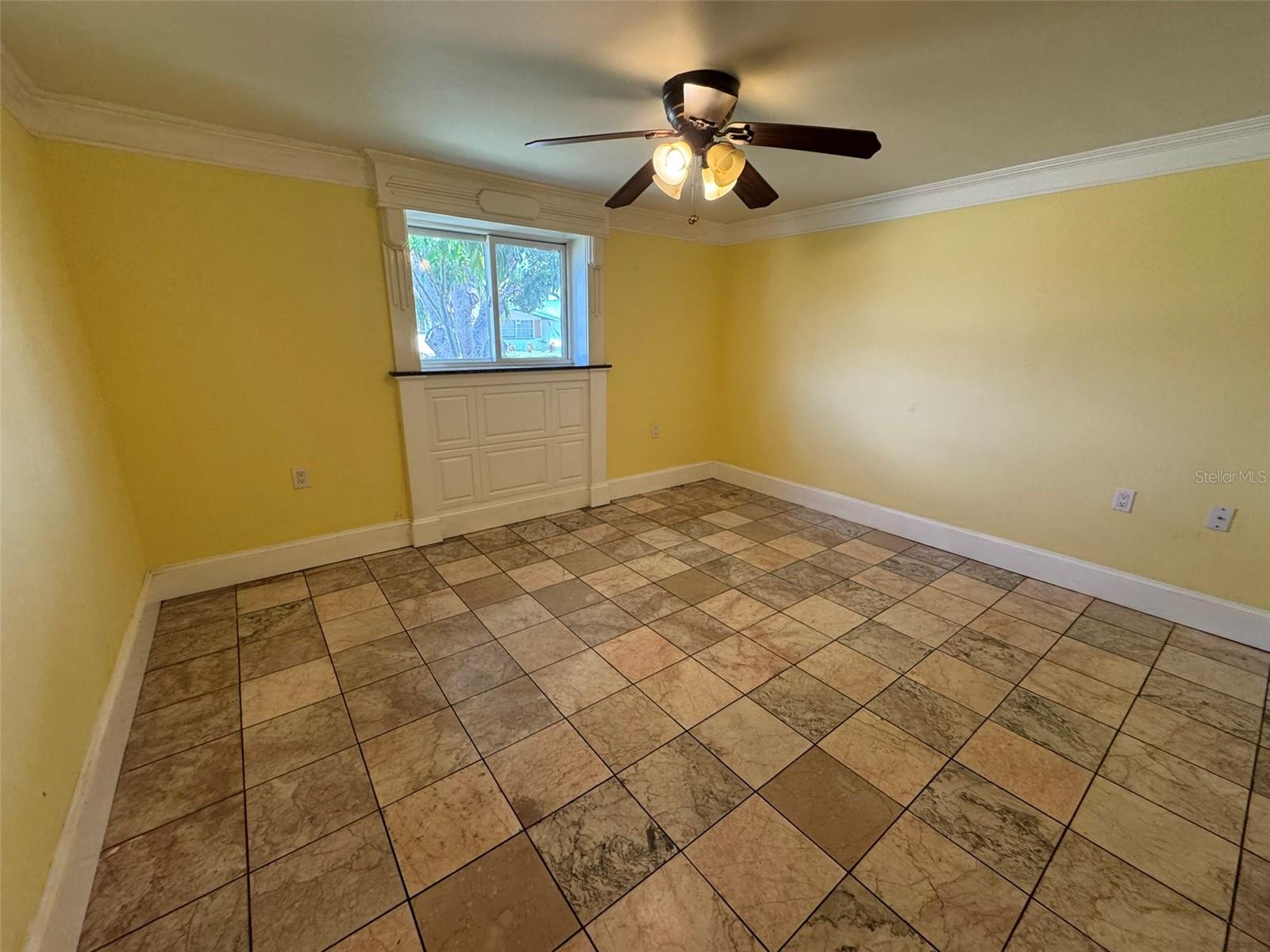 Image 19 of 56 For 1061 Rushmore Drive