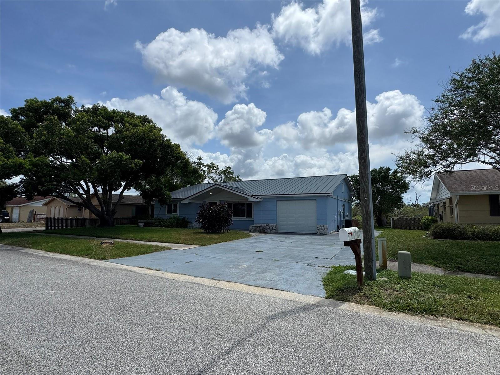Image 4 of 56 For 1061 Rushmore Drive