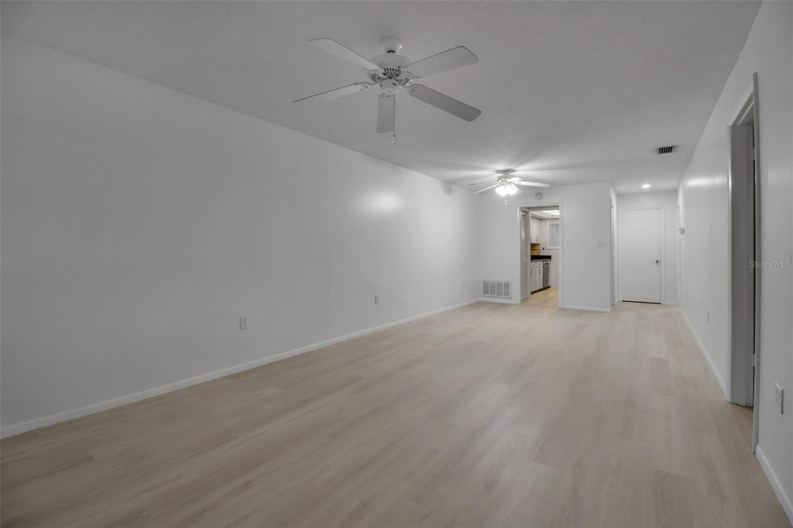 Image 17 of 40 For 3745 Almeria Avenue 6s