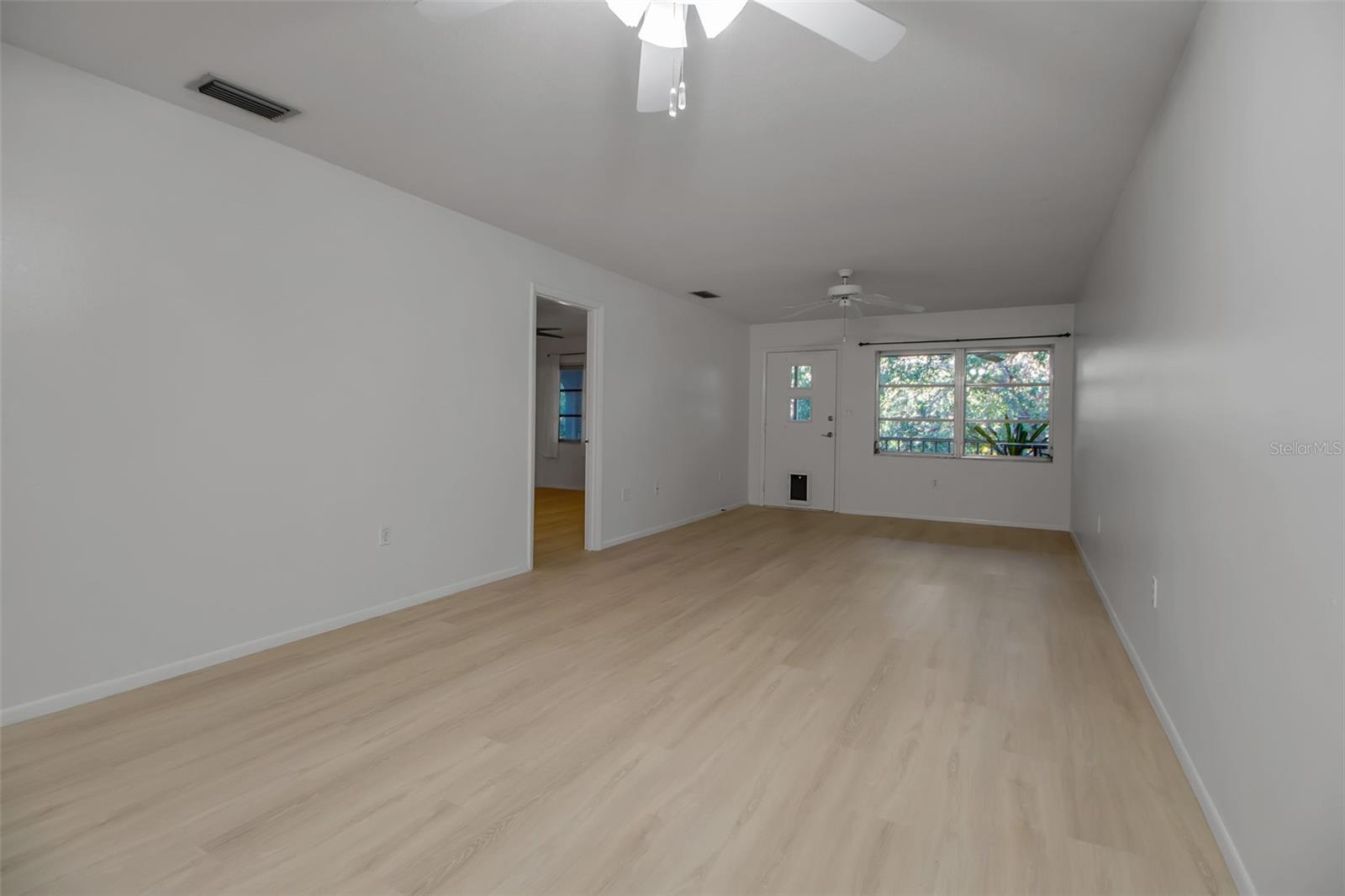 Image 19 of 40 For 3745 Almeria Avenue 6s