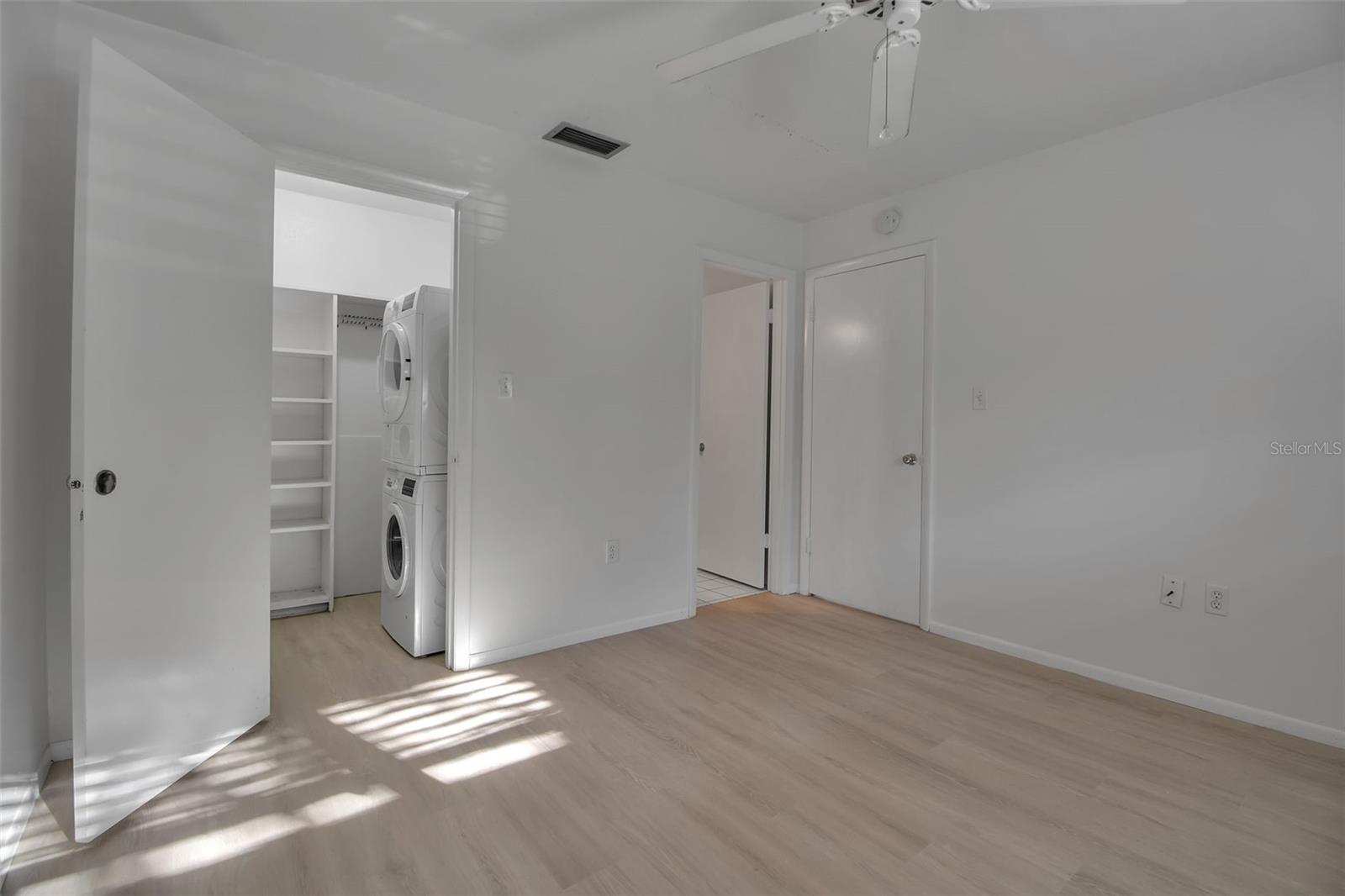 Image 35 of 40 For 3745 Almeria Avenue 6s