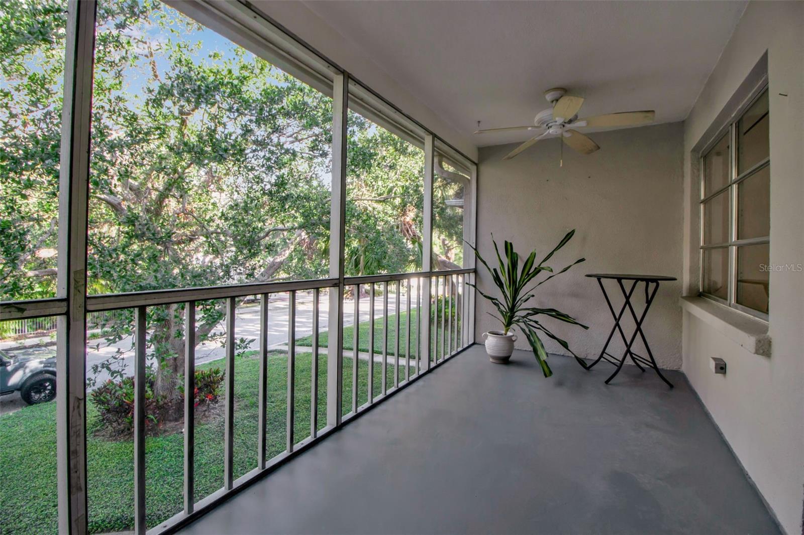 Image 5 of 40 For 3745 Almeria Avenue 6s