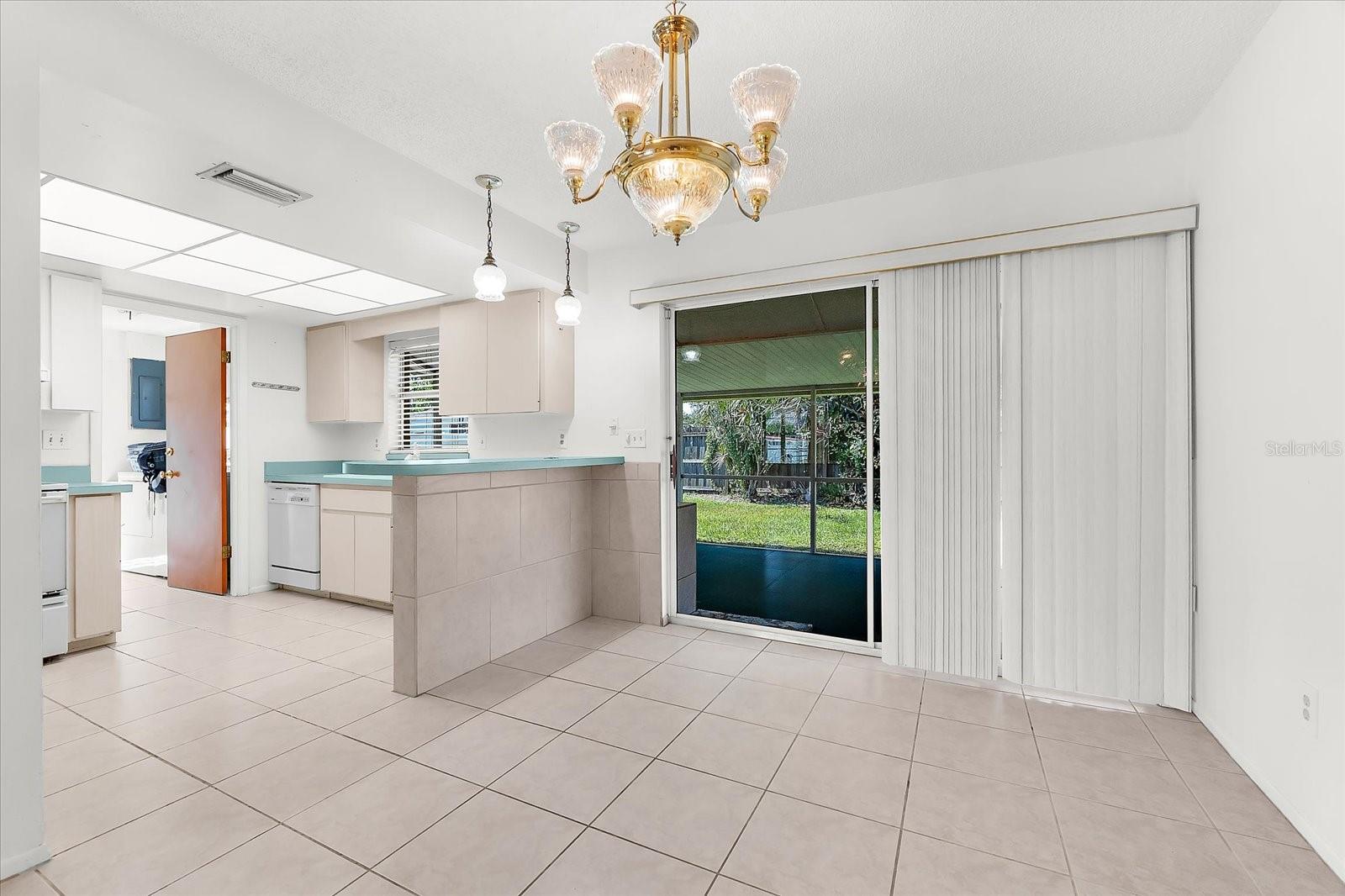 Image 11 of 39 For 3912 Prado Drive