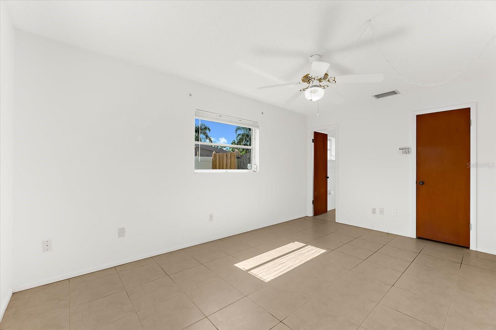 Image 19 of 39 For 3912 Prado Drive