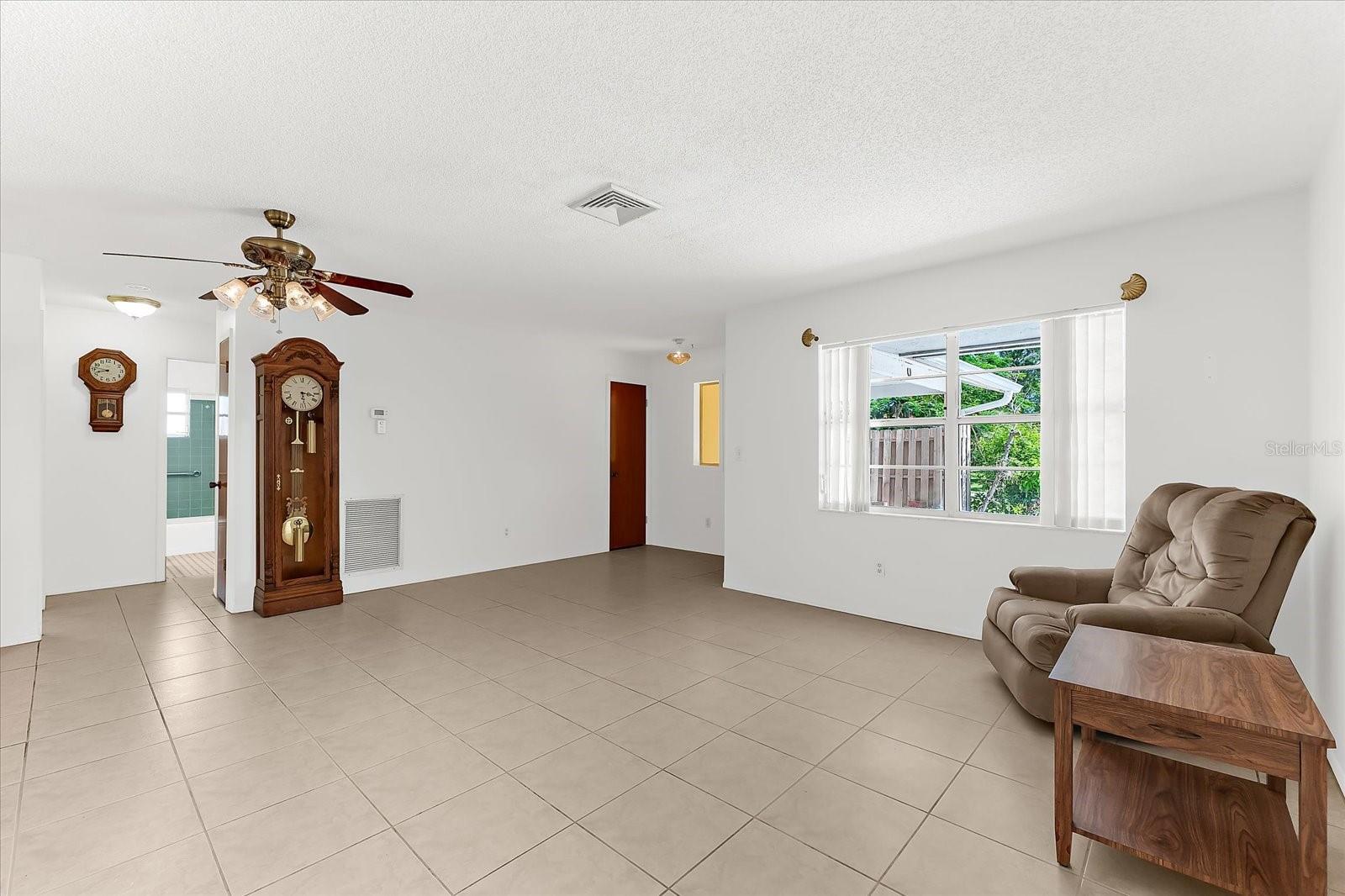 Image 6 of 39 For 3912 Prado Drive