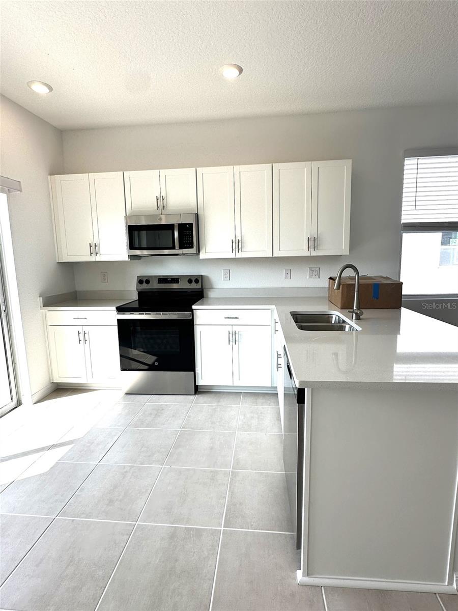 Image 5 of 28 For 8781 Daybreak Street