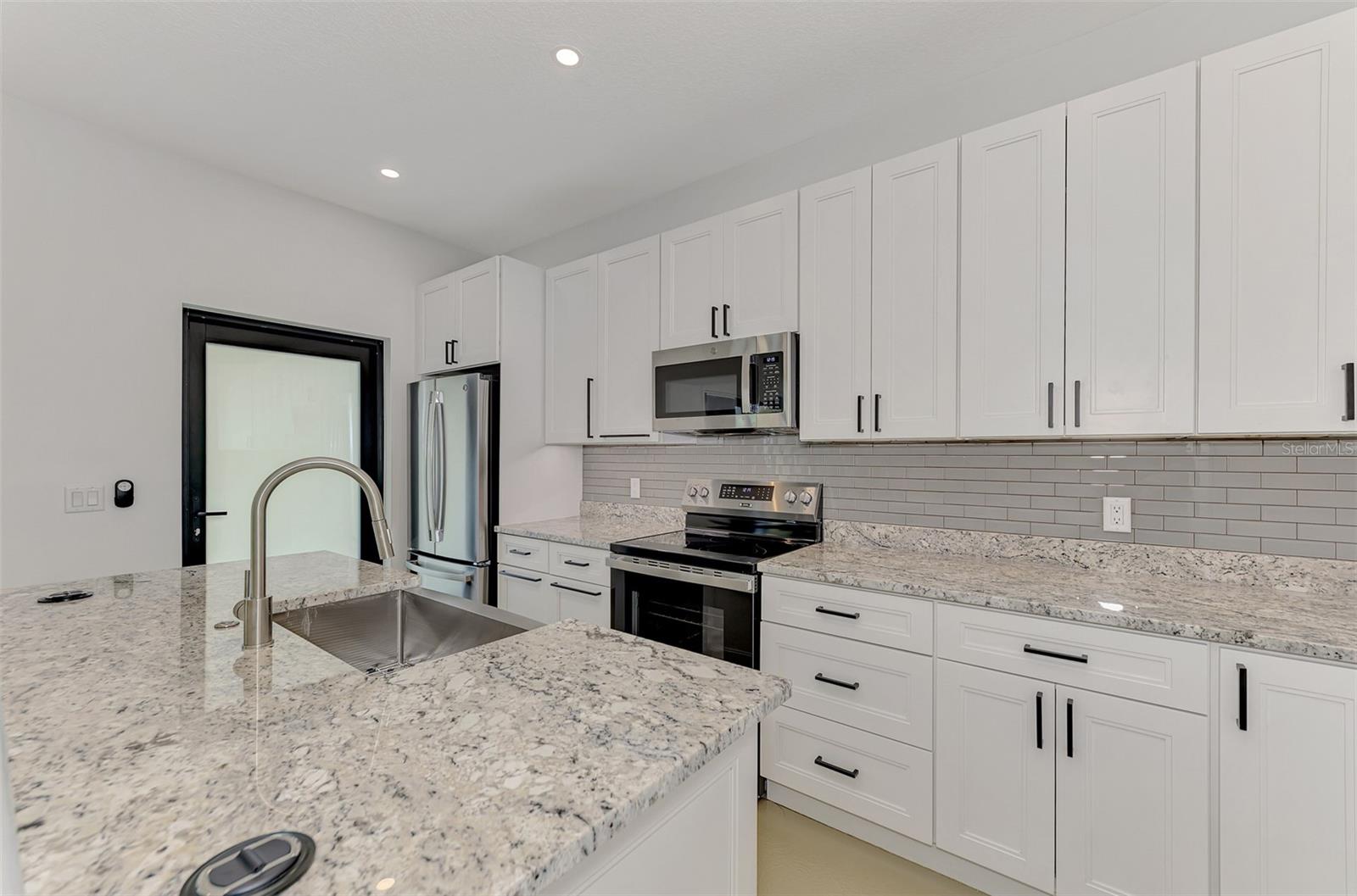 Image 15 of 51 For 2144 Webber Street