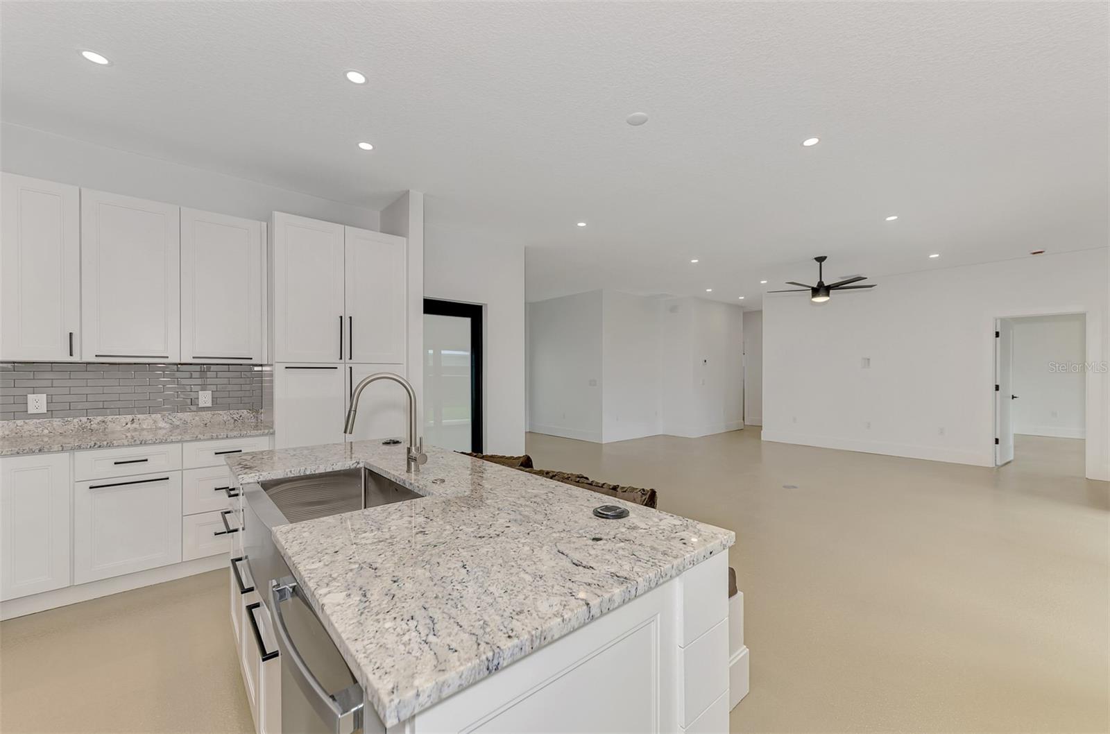 Image 17 of 51 For 2144 Webber Street