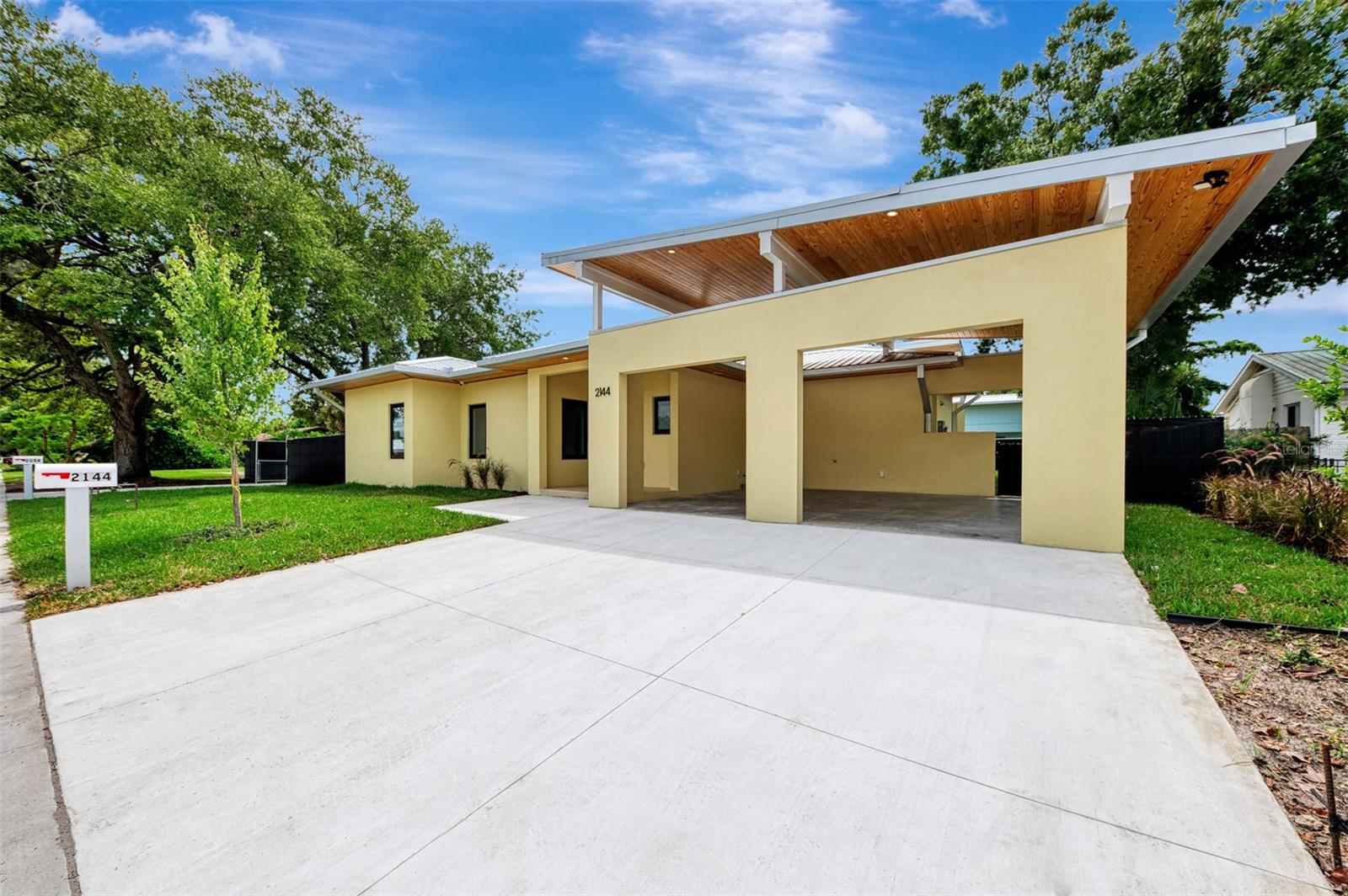 Image 2 of 51 For 2144 Webber Street
