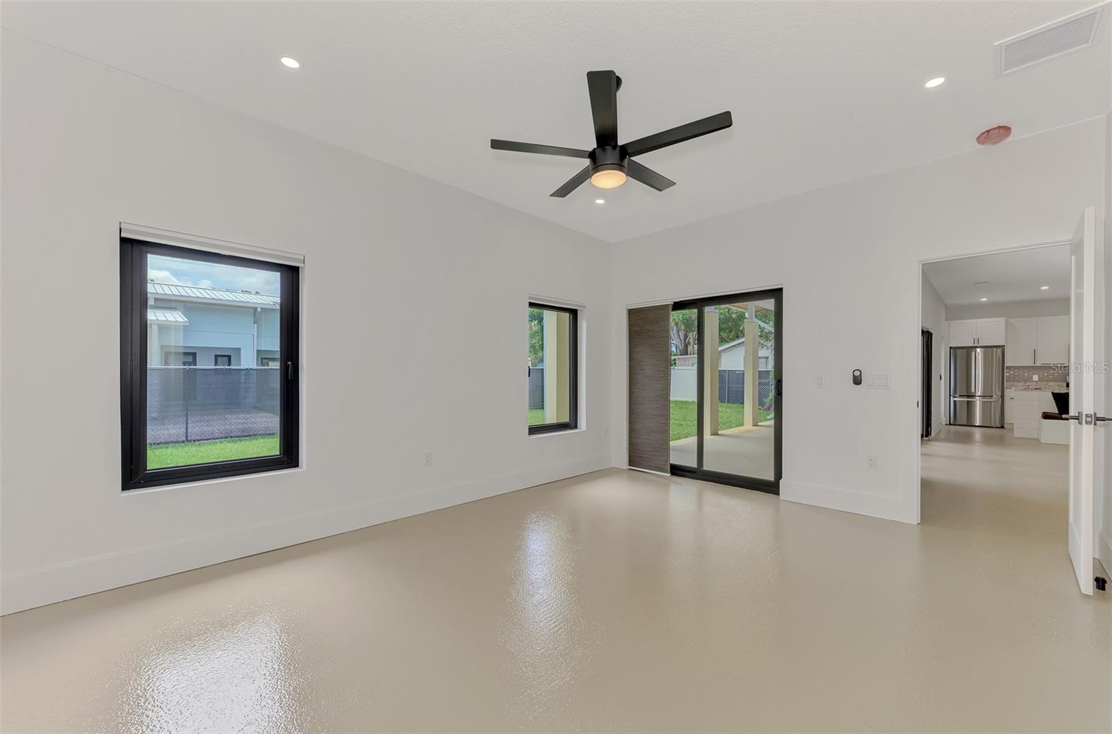 Image 22 of 51 For 2144 Webber Street