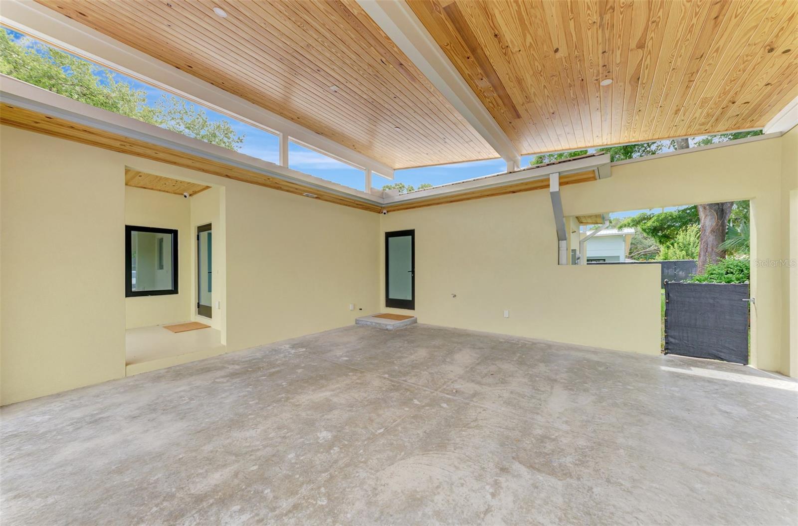 Image 42 of 51 For 2144 Webber Street