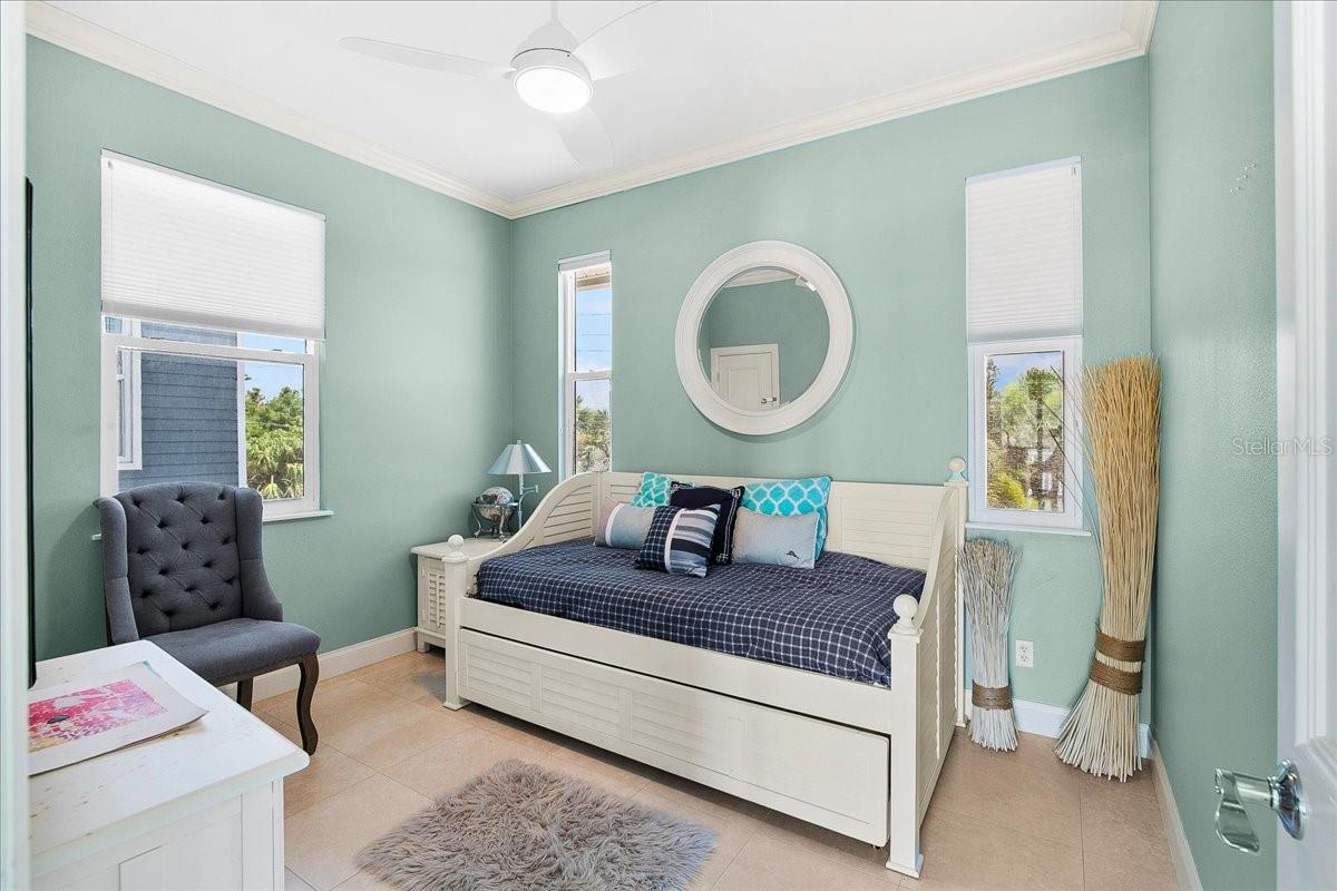 Image 4 of 30 For 8400 Manasota Key Road