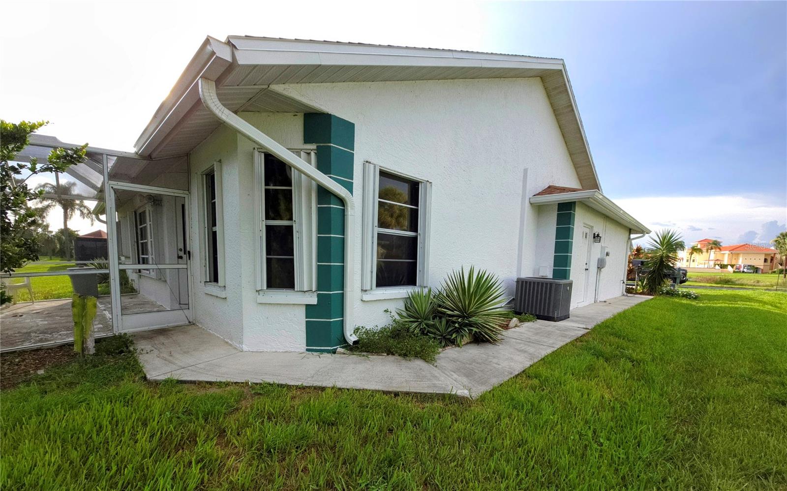 Image 4 of 24 For 3320 Sabal Springs Boulevard