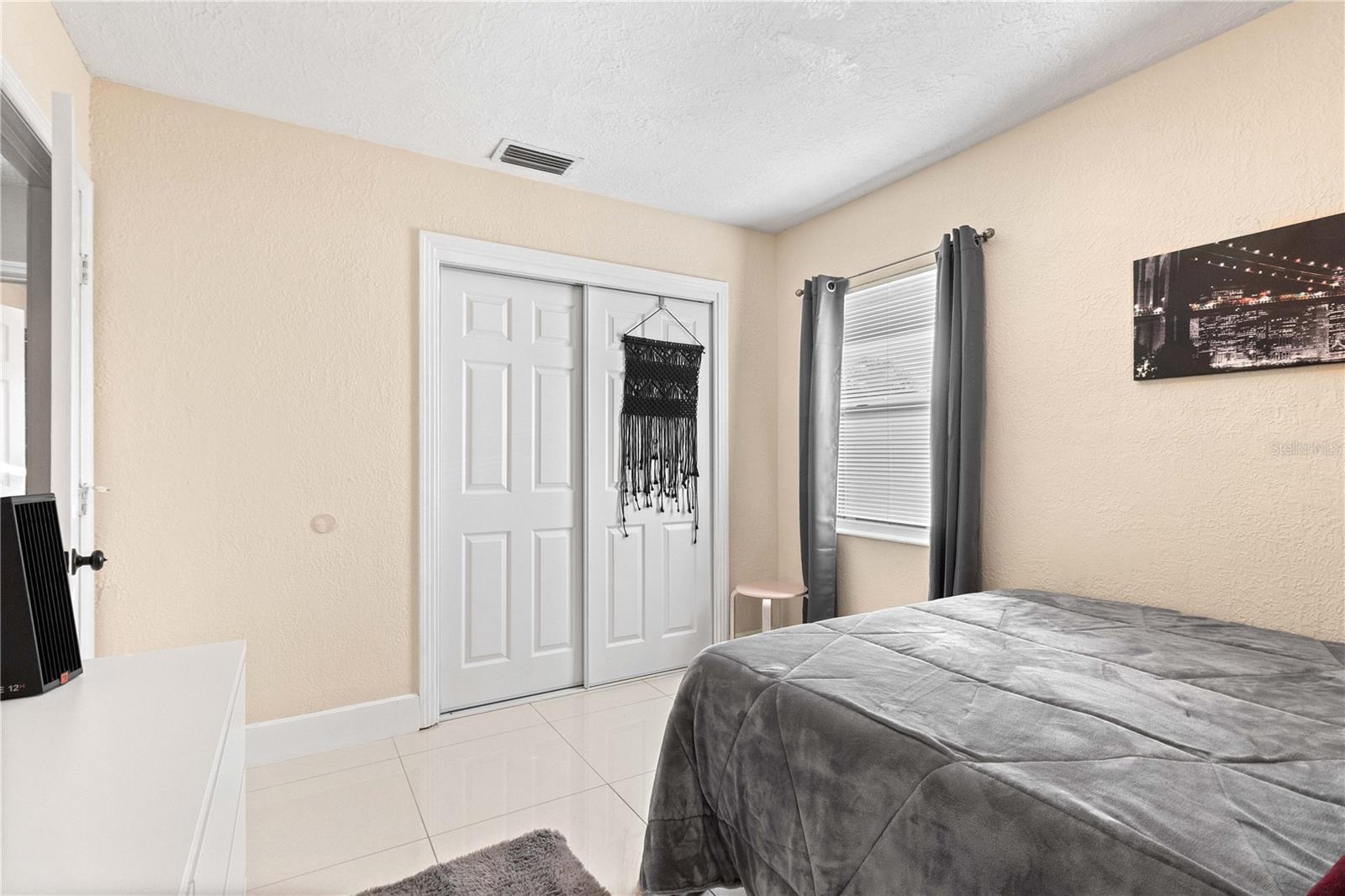 Image 22 of 34 For 2108 Outer Drive