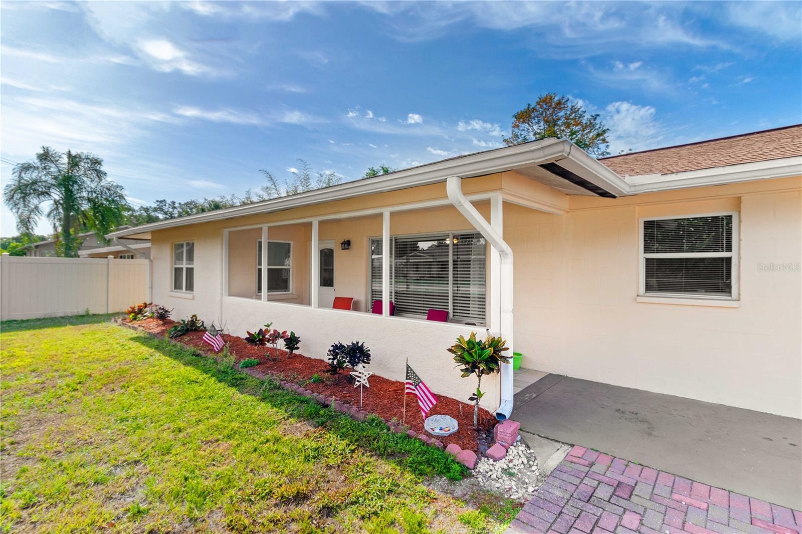 Image 4 of 34 For 2108 Outer Drive