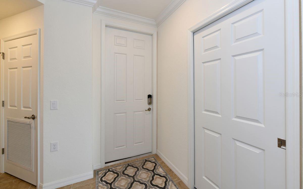 Image 5 of 48 For 17006 Vardon Terrace 208