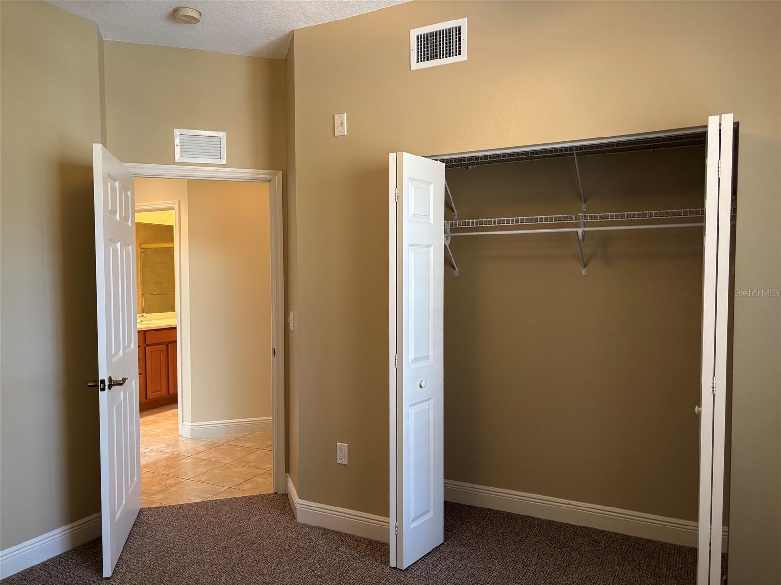 Image 17 of 27 For 6465 Watercrest Way 302