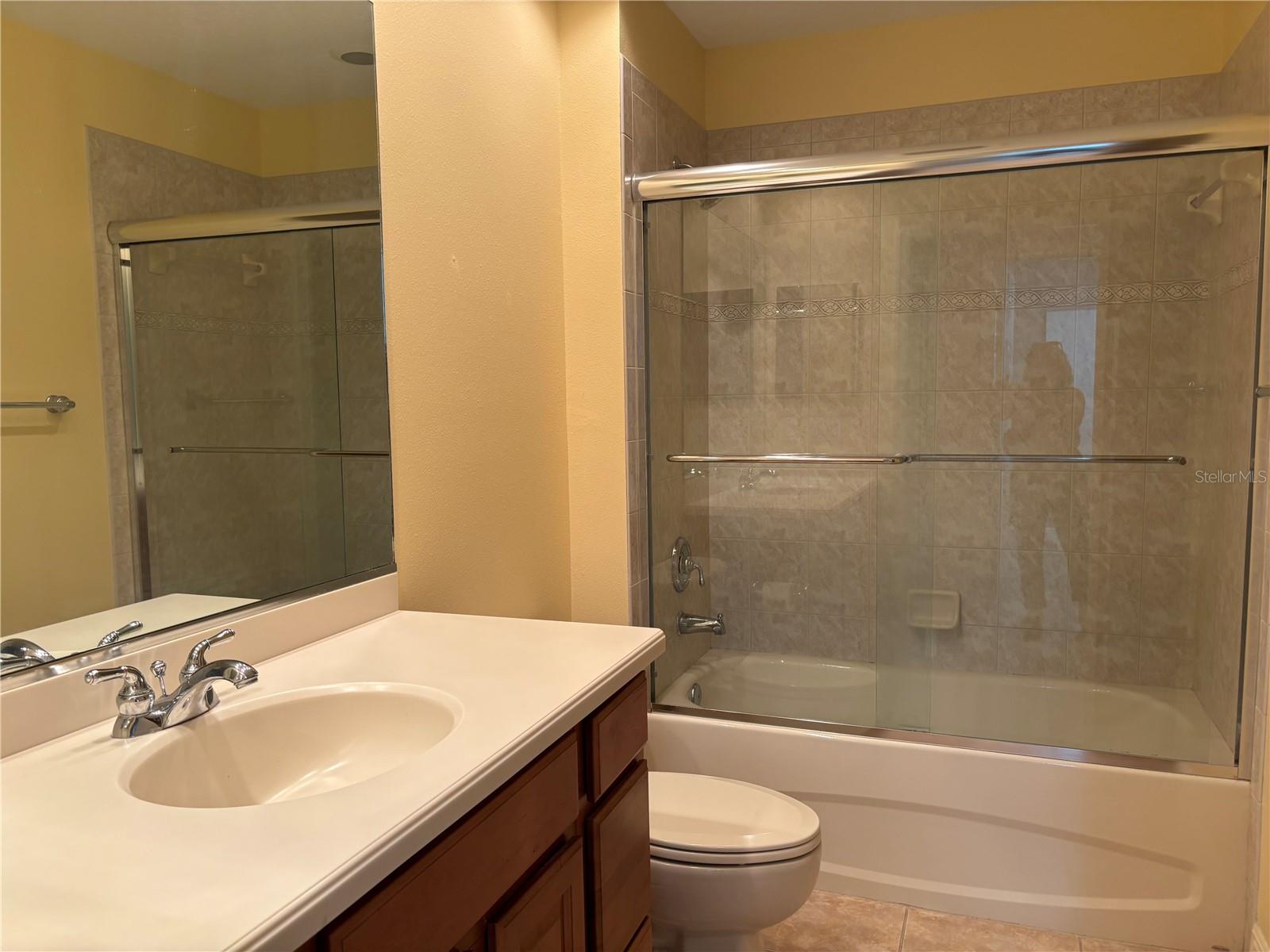 Image 18 of 27 For 6465 Watercrest Way 302