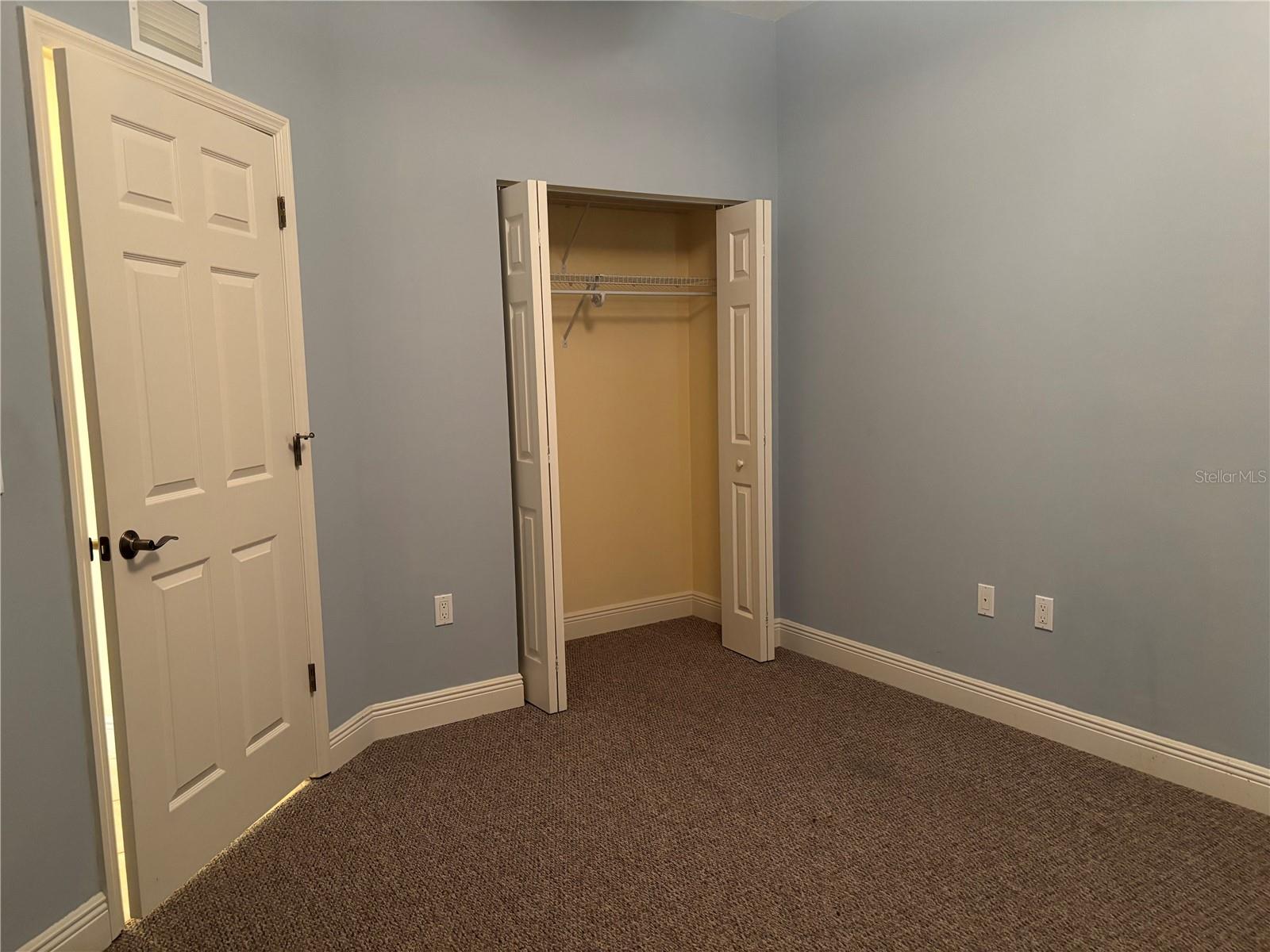 Image 20 of 27 For 6465 Watercrest Way 302