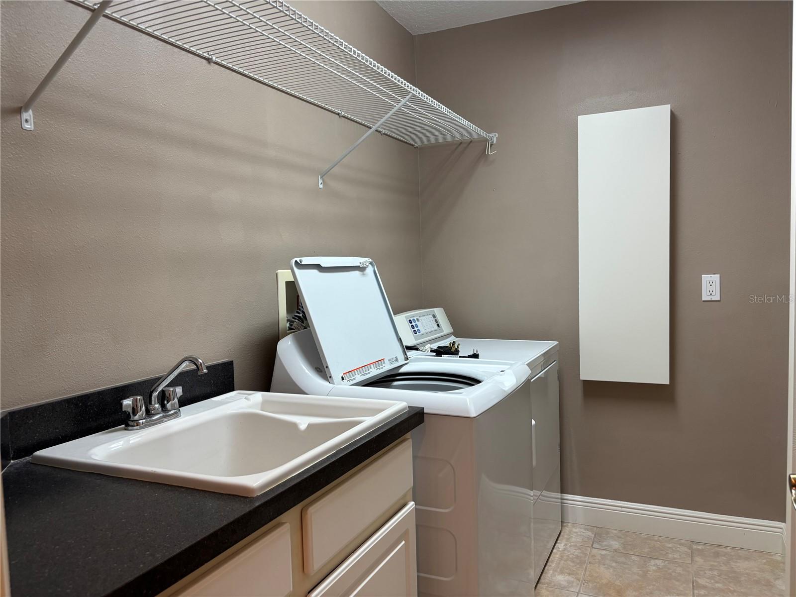 Image 21 of 27 For 6465 Watercrest Way 302