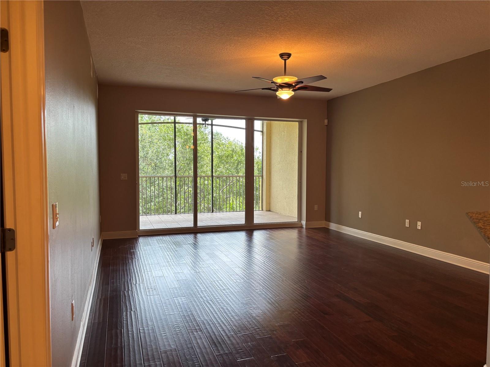Image 6 of 27 For 6465 Watercrest Way 302