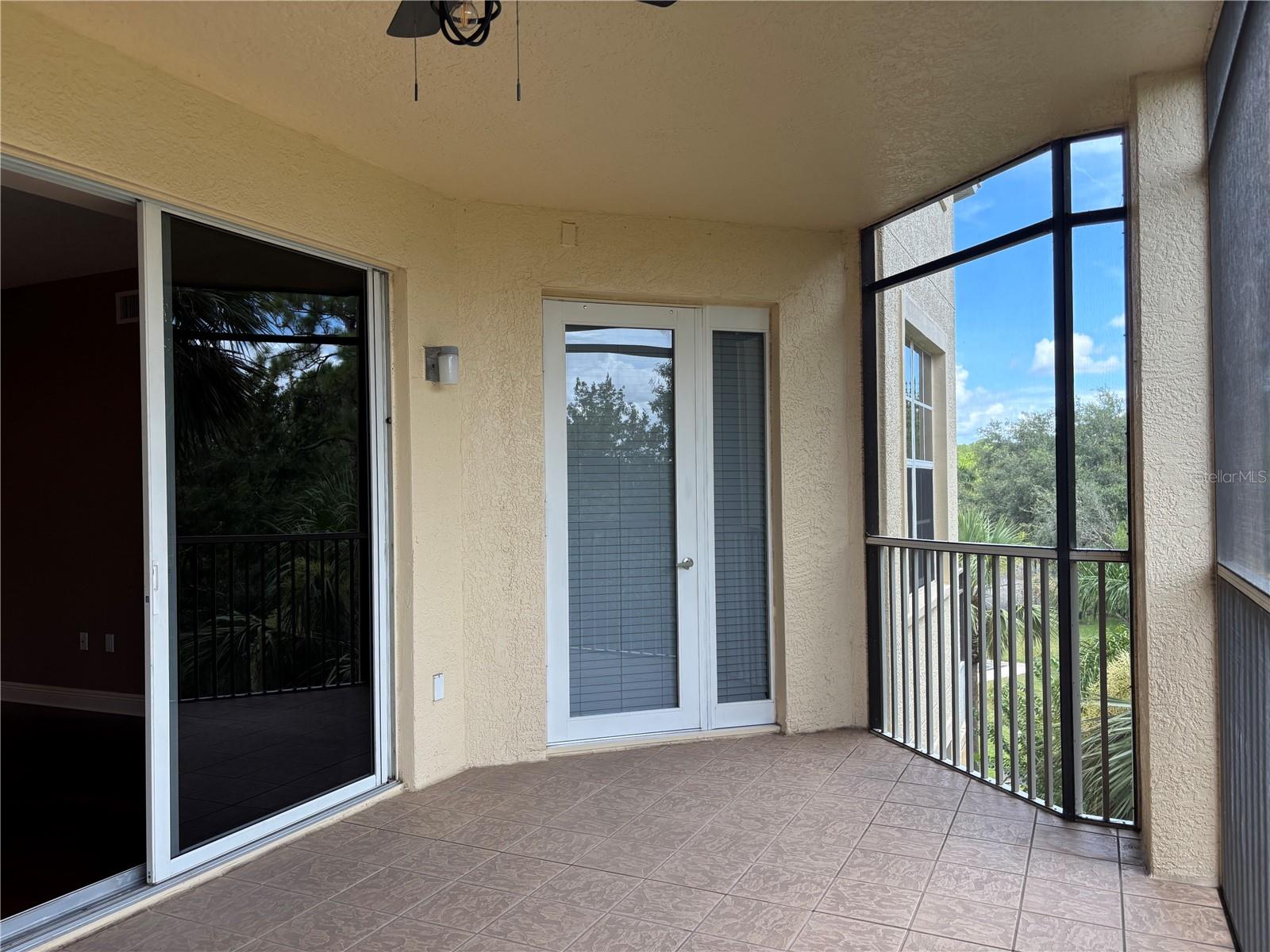 Image 7 of 27 For 6465 Watercrest Way 302