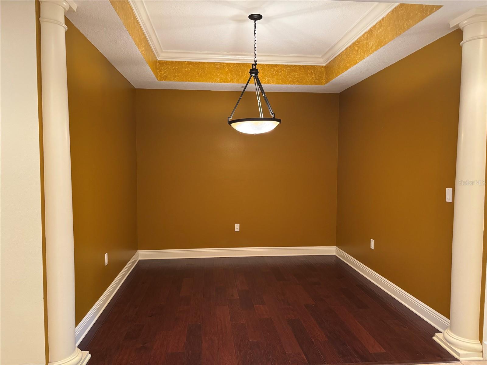 Image 9 of 27 For 6465 Watercrest Way 302