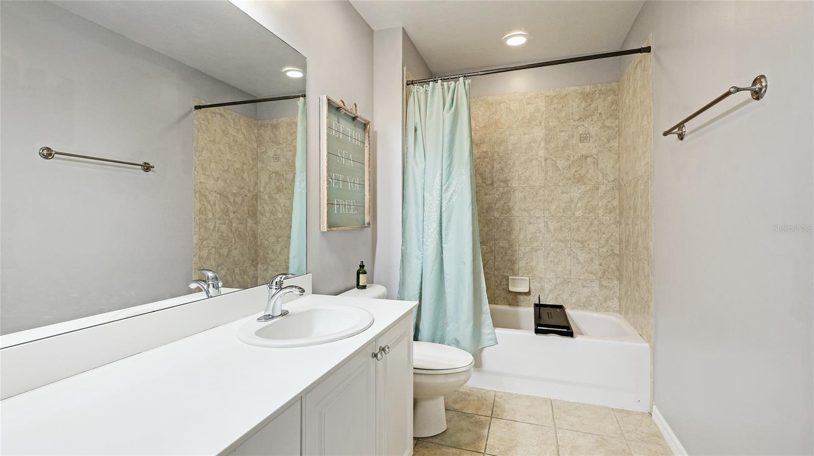 Image 27 of 38 For 5115 Melbourne Street A303