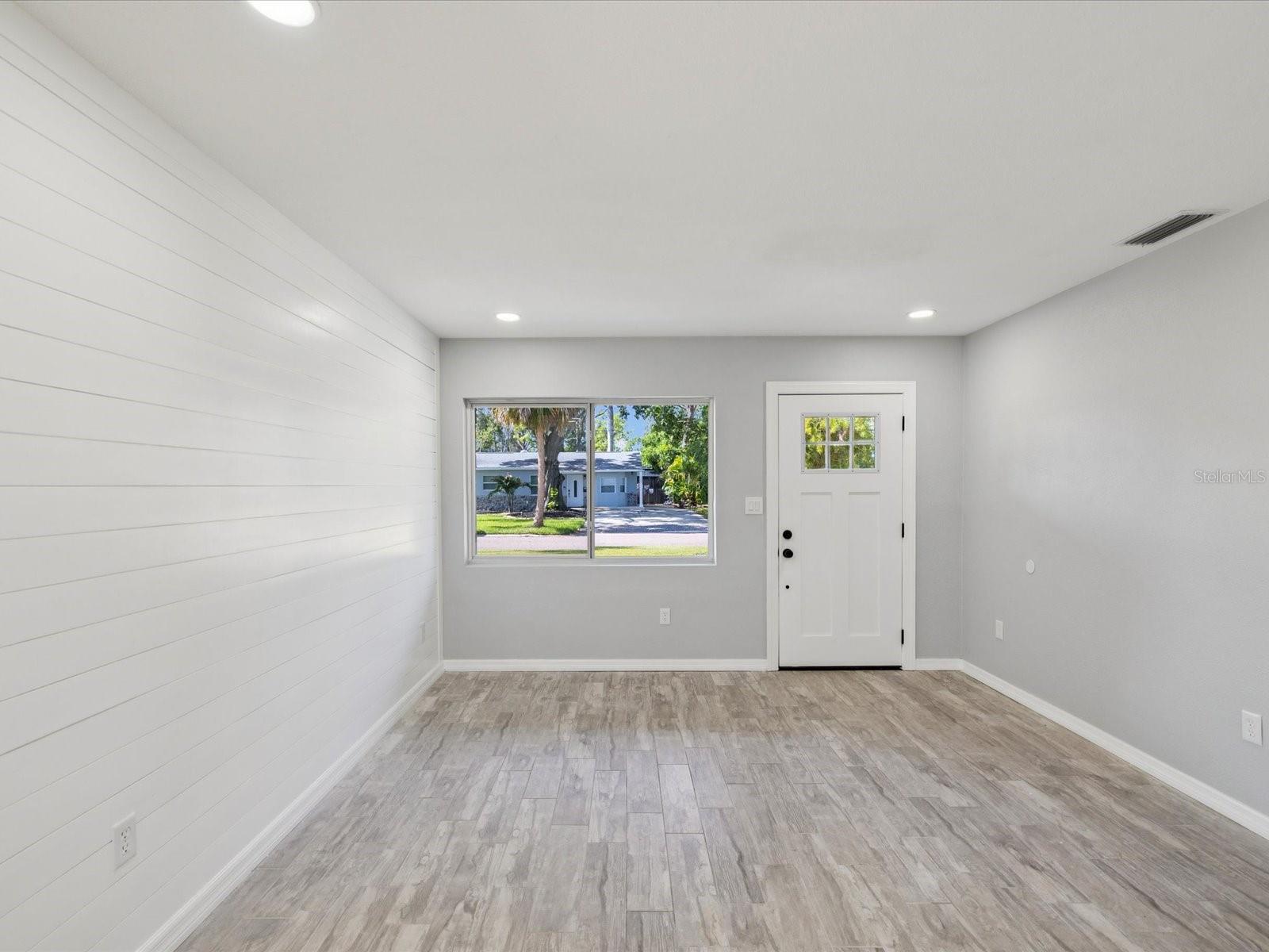 Image 10 of 59 For 151 80th Avenue Ne