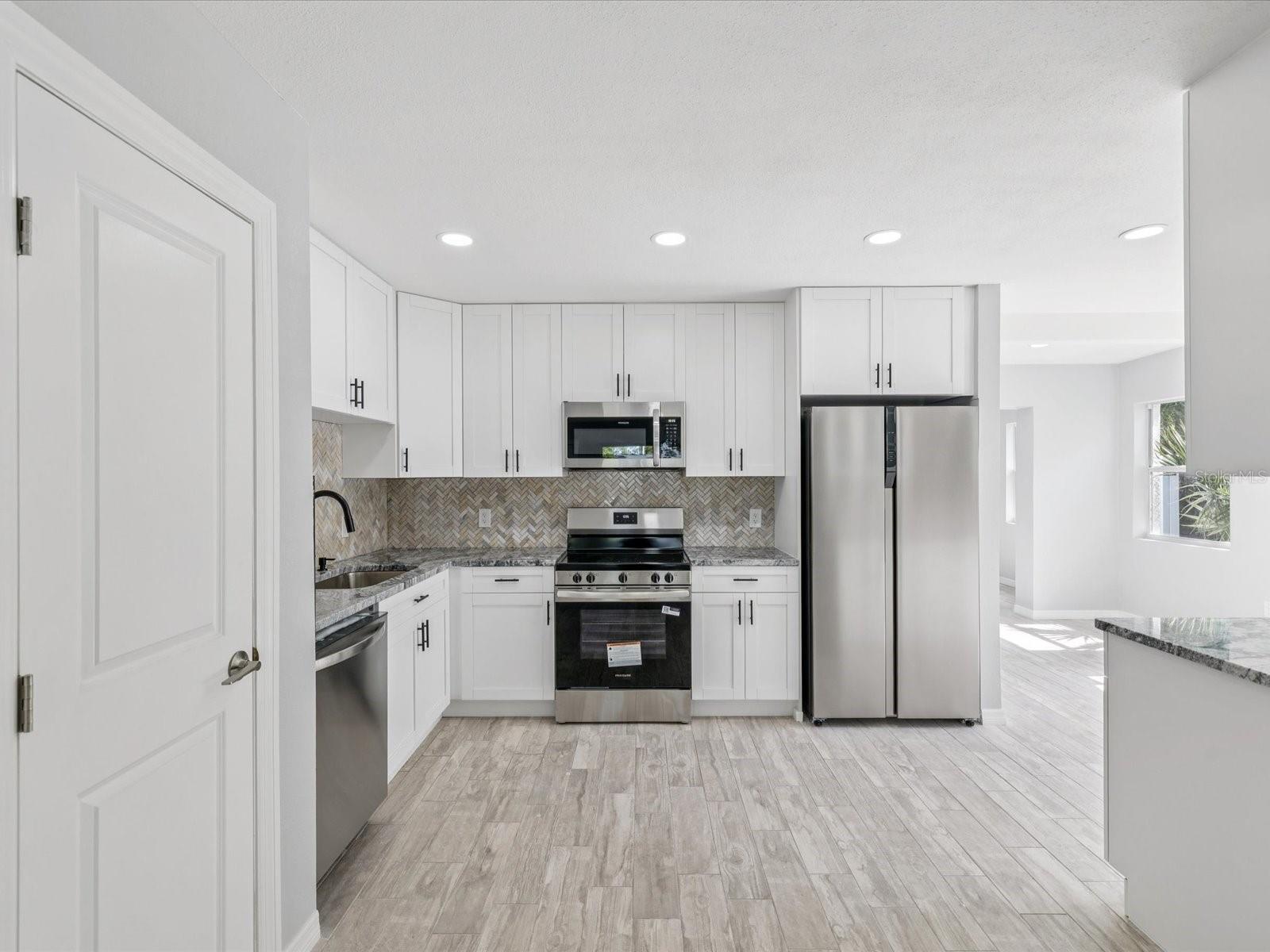 Image 13 of 59 For 151 80th Avenue Ne