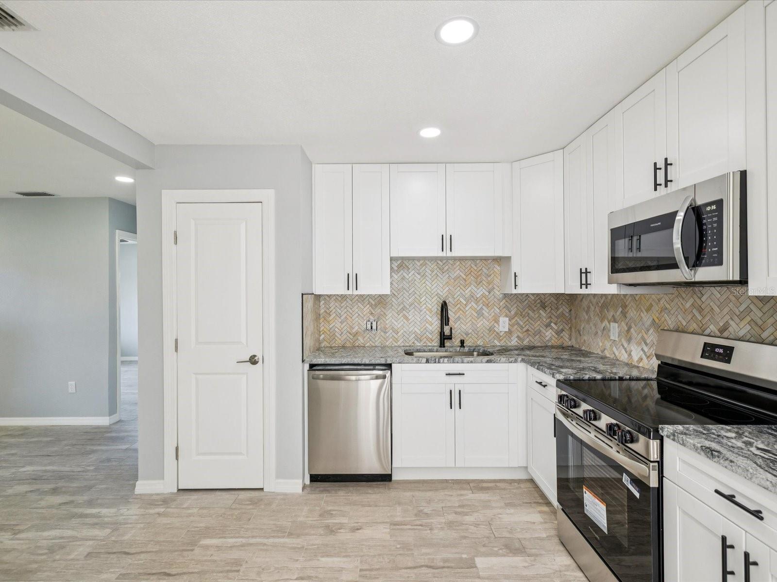 Image 14 of 59 For 151 80th Avenue Ne