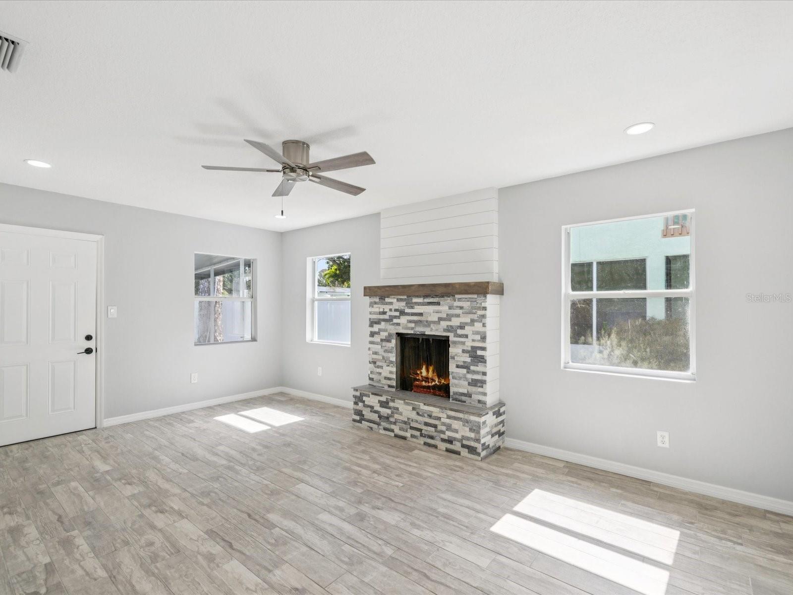 Image 2 of 59 For 151 80th Avenue Ne