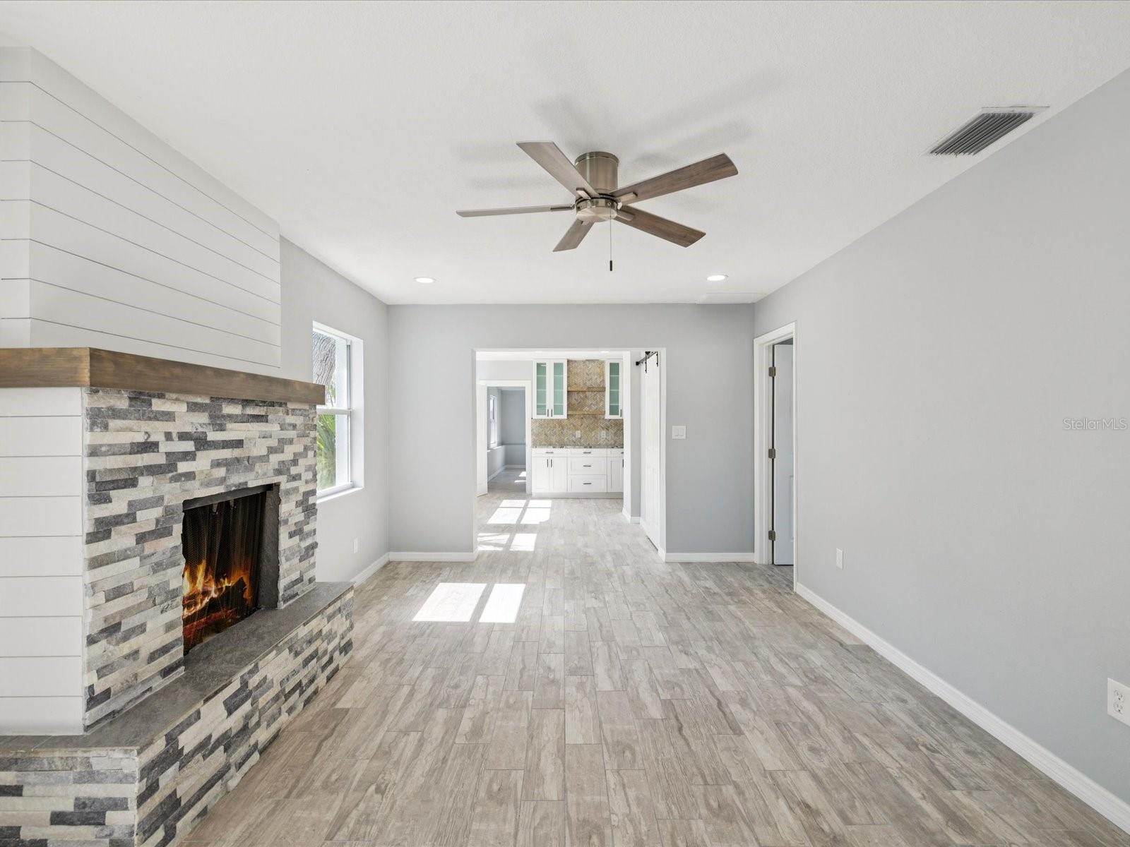 Image 7 of 59 For 151 80th Avenue Ne