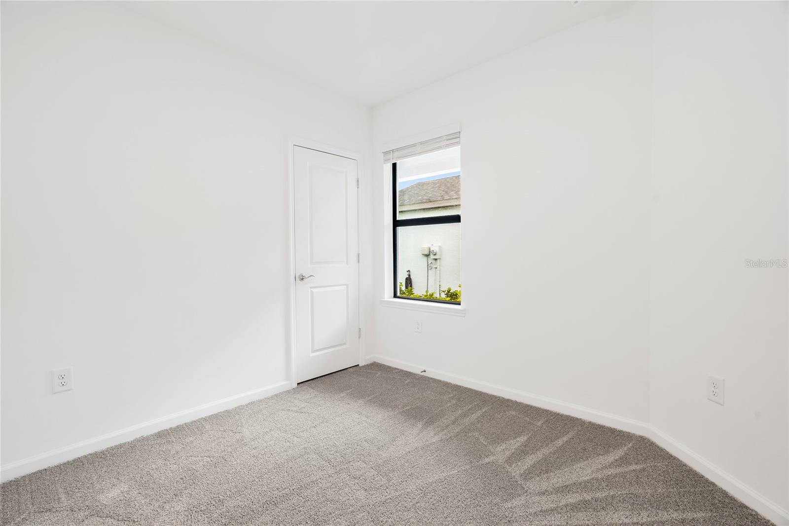 Image 13 of 27 For 6560 Silverstar Drive