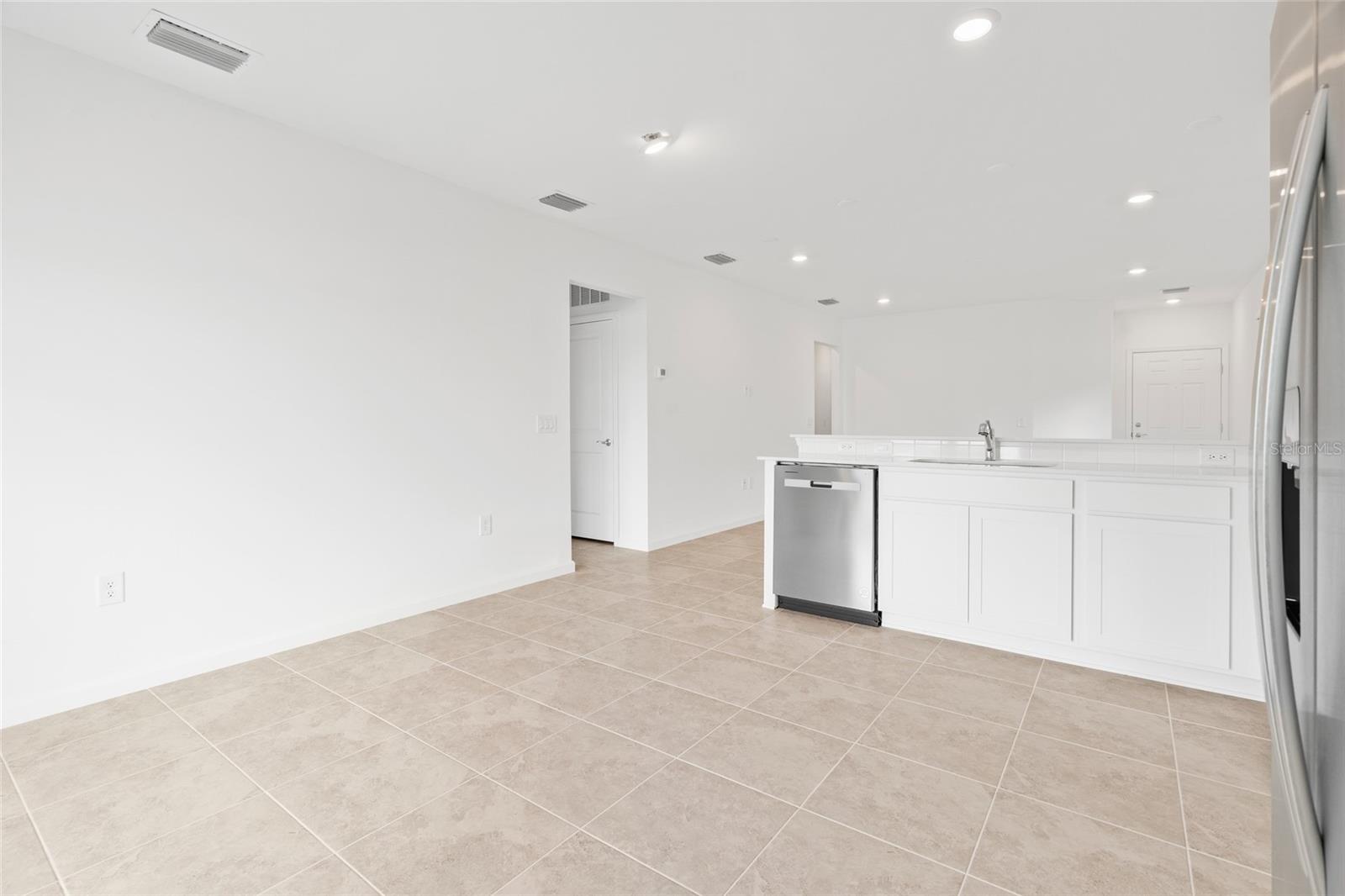 Image 17 of 27 For 6560 Silverstar Drive
