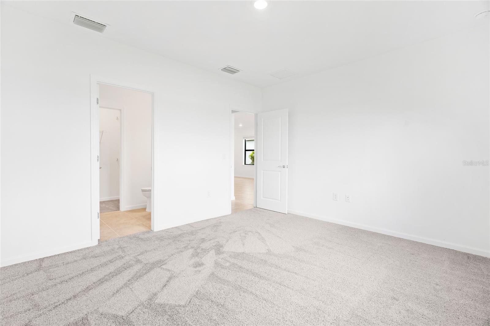 Image 18 of 27 For 6560 Silverstar Drive