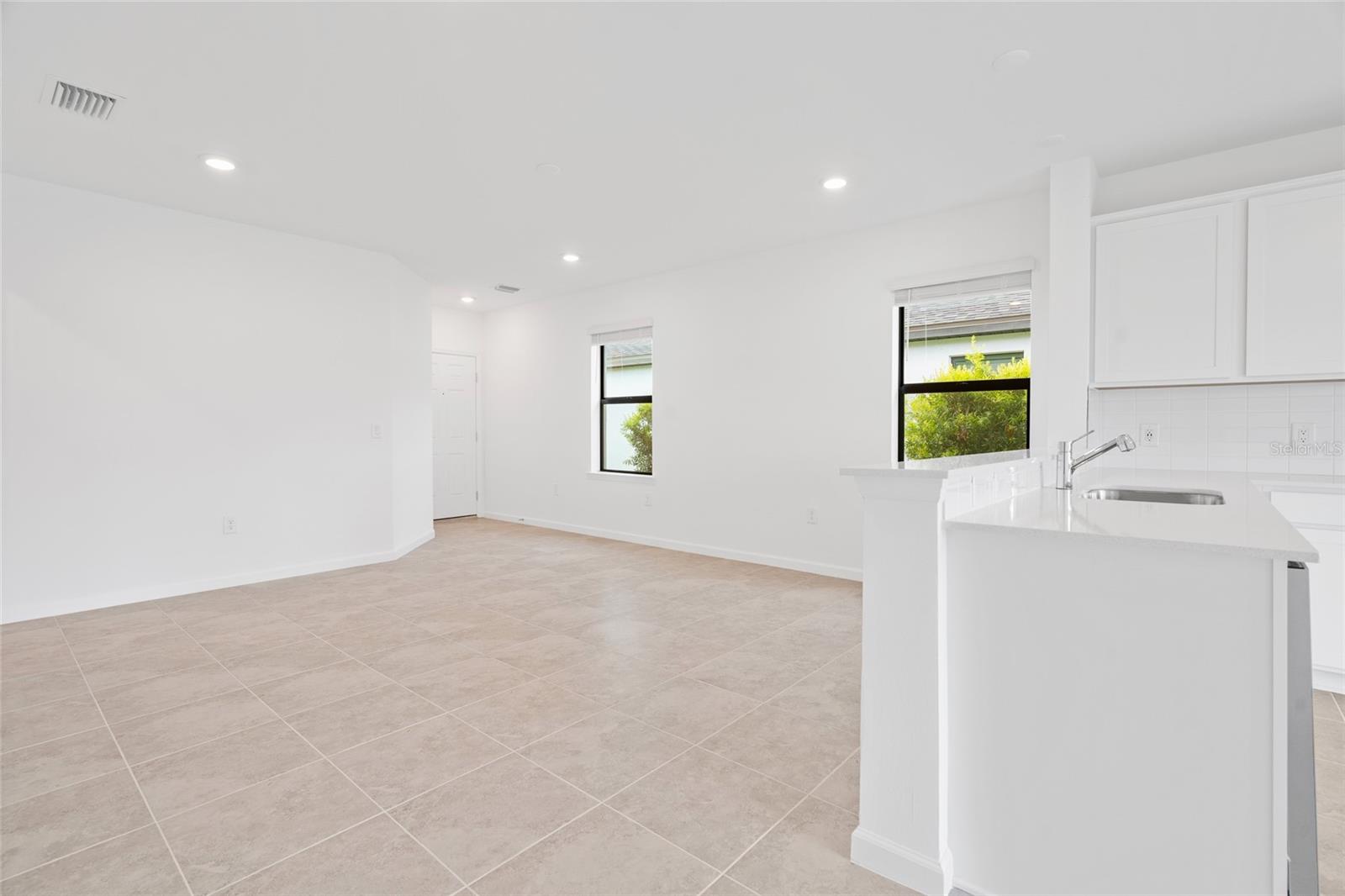 Image 6 of 27 For 6560 Silverstar Drive