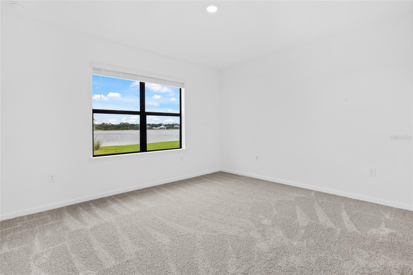 Image 7 of 27 For 6560 Silverstar Drive