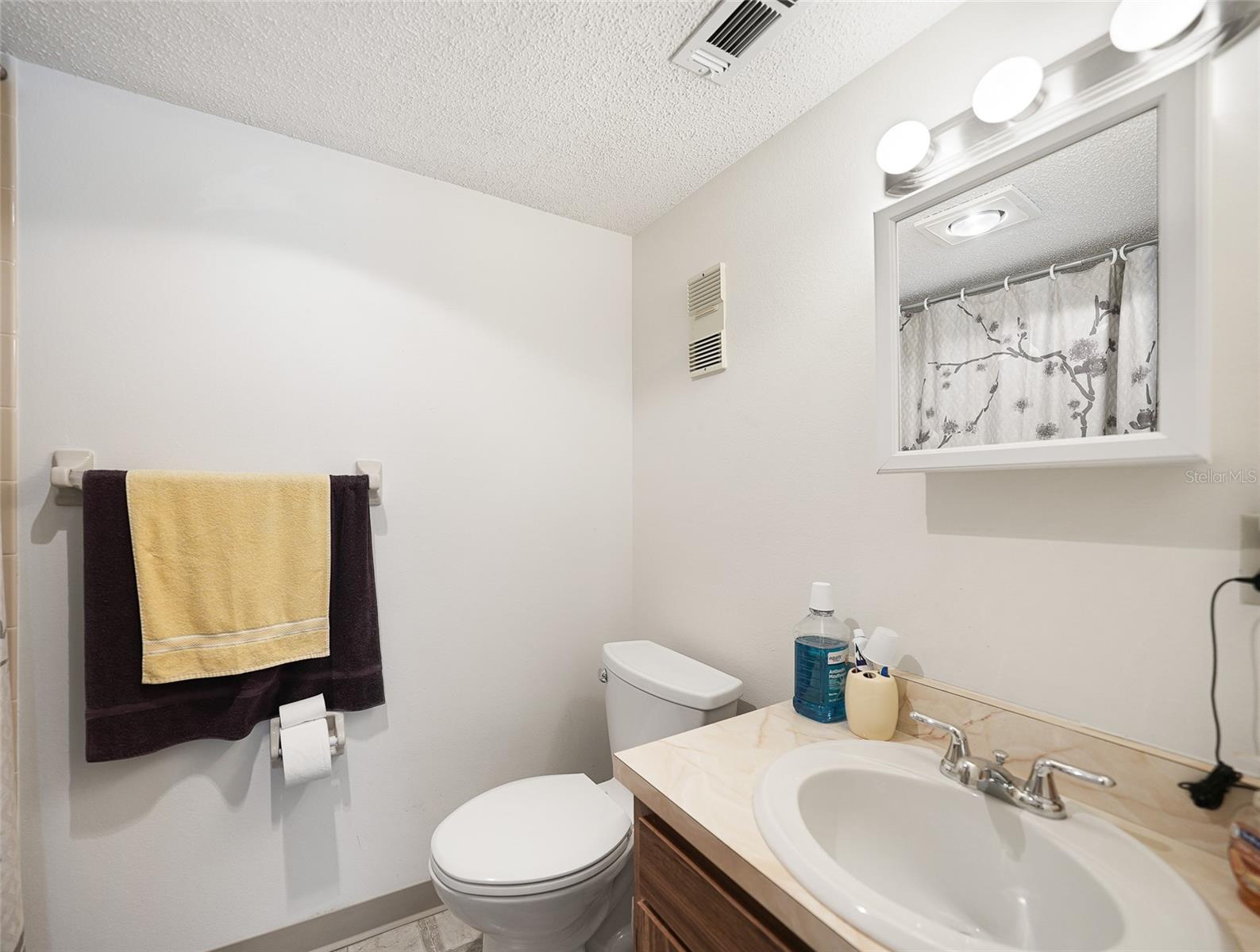 Image 22 of 53 For 21260 Brinson Avenue 210