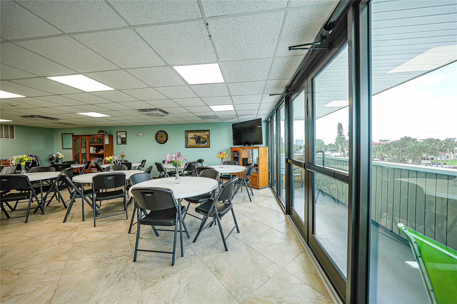 Image 36 of 53 For 21260 Brinson Avenue 210