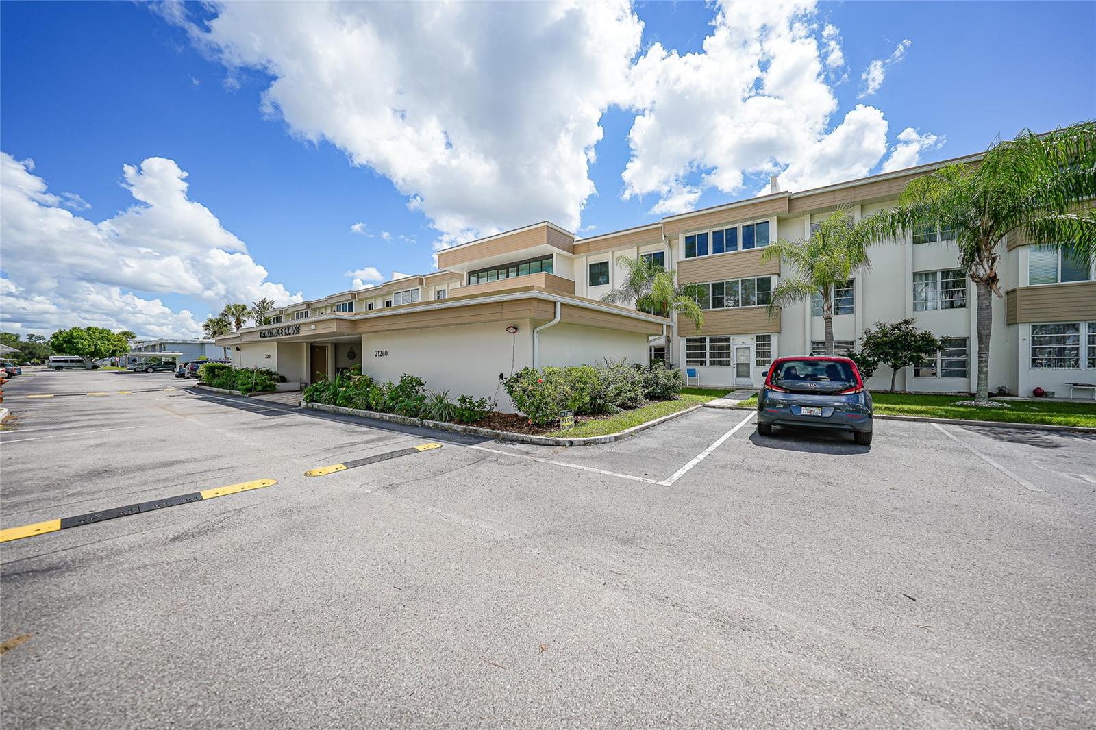 Image 39 of 53 For 21260 Brinson Avenue 210